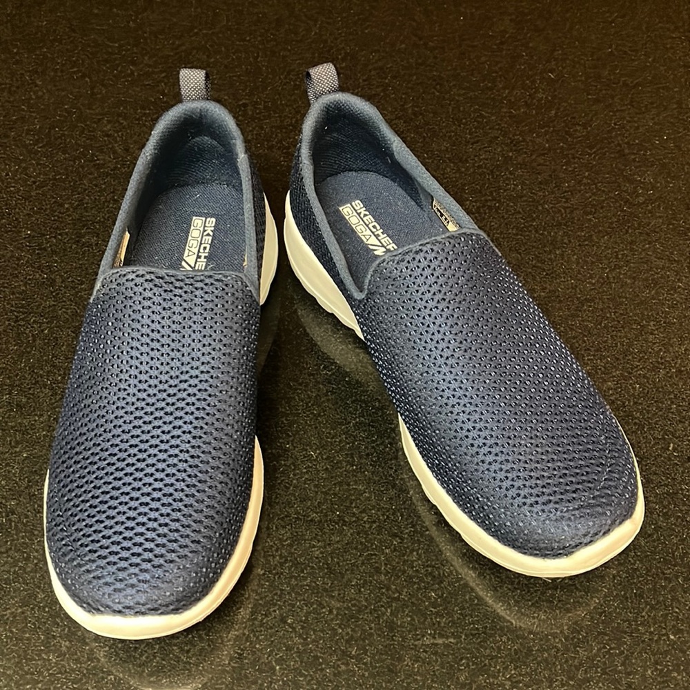 (NEW) SKECHERS Go Walk Joy Goga Max